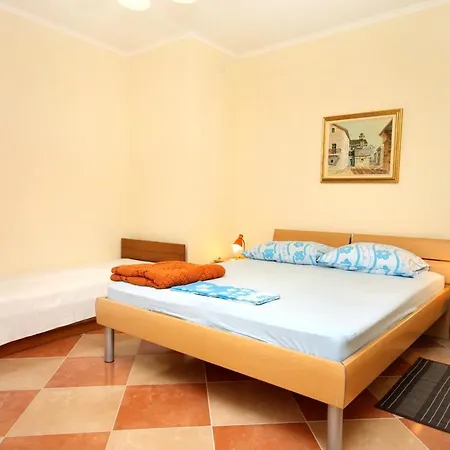 Apartments By The Sea Sucuraj, Hvar - 6732