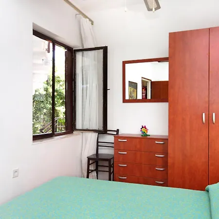 Apartments By The Sea Sucuraj, Hvar - 6732 Apartman